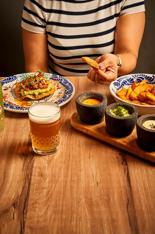 Tostada, caña y antojitos