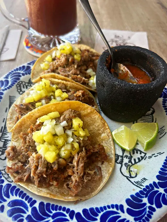 Tacos de carnitas